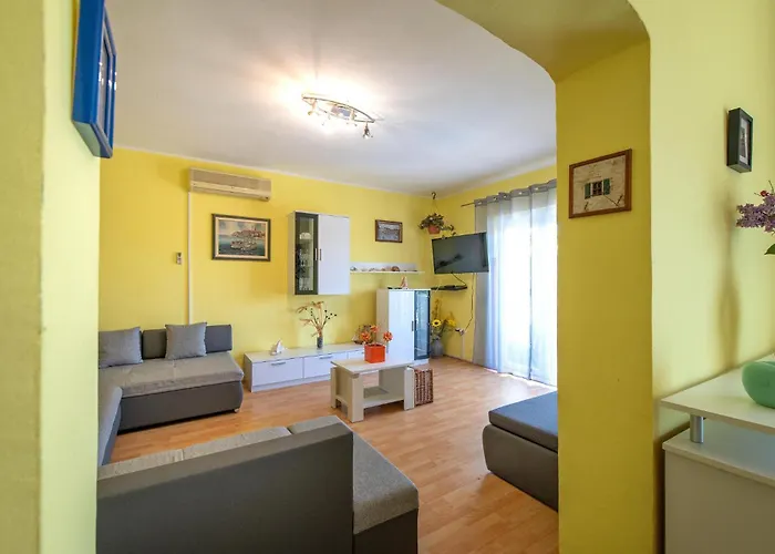 Feriehus Beautiful In Šibenik